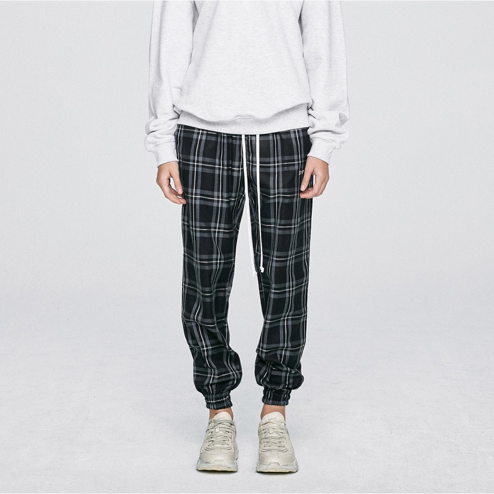 D.PRIQUE // Check Jogger Pants